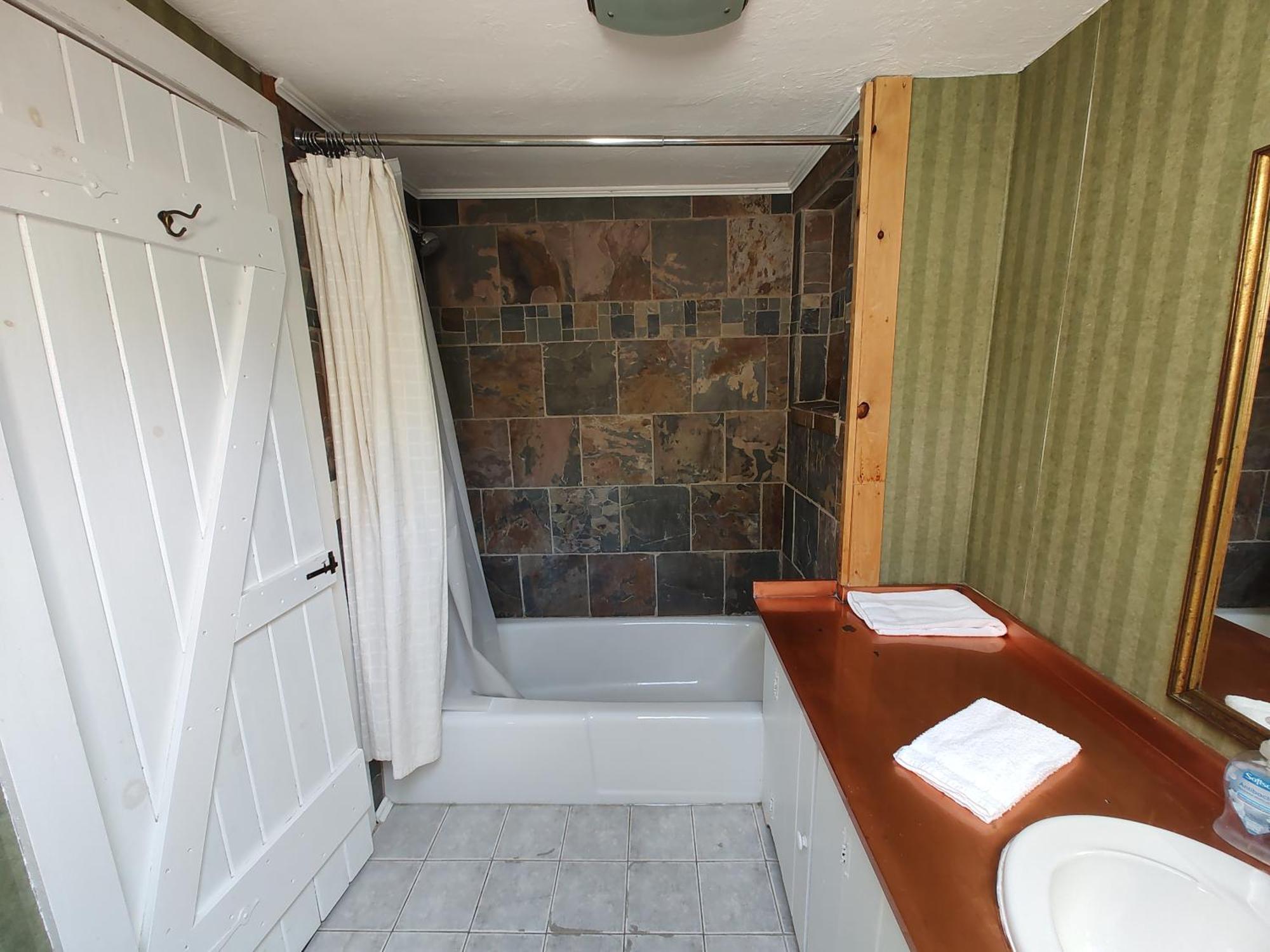 Doveberry Inn West Dover Ngoại thất bức ảnh