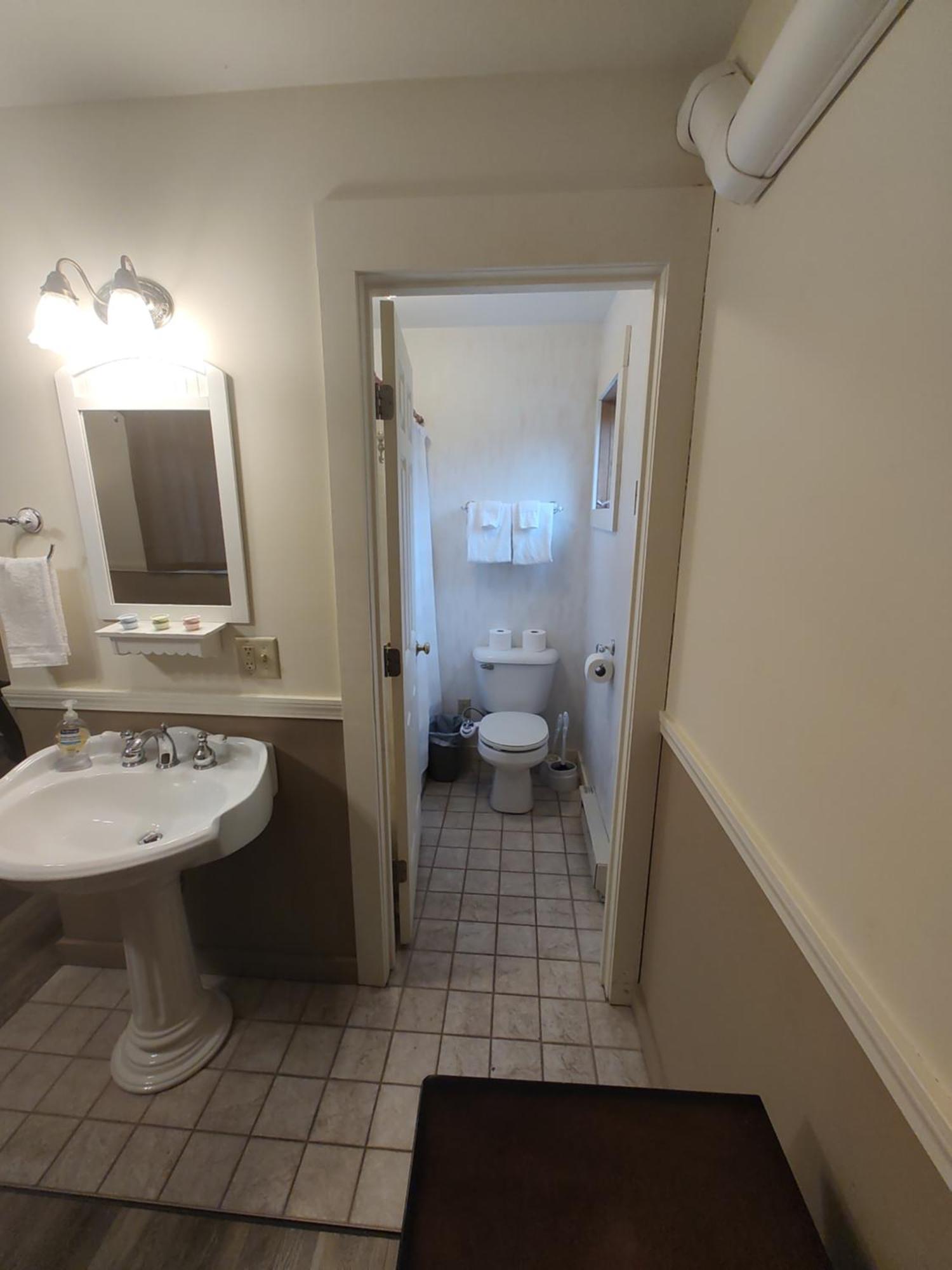 Doveberry Inn West Dover Ngoại thất bức ảnh